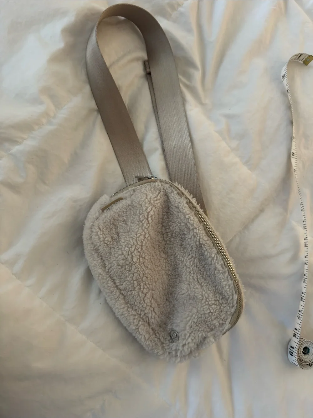 lululemon athletica Cream Sherpa Waist Bag with Beige Interior